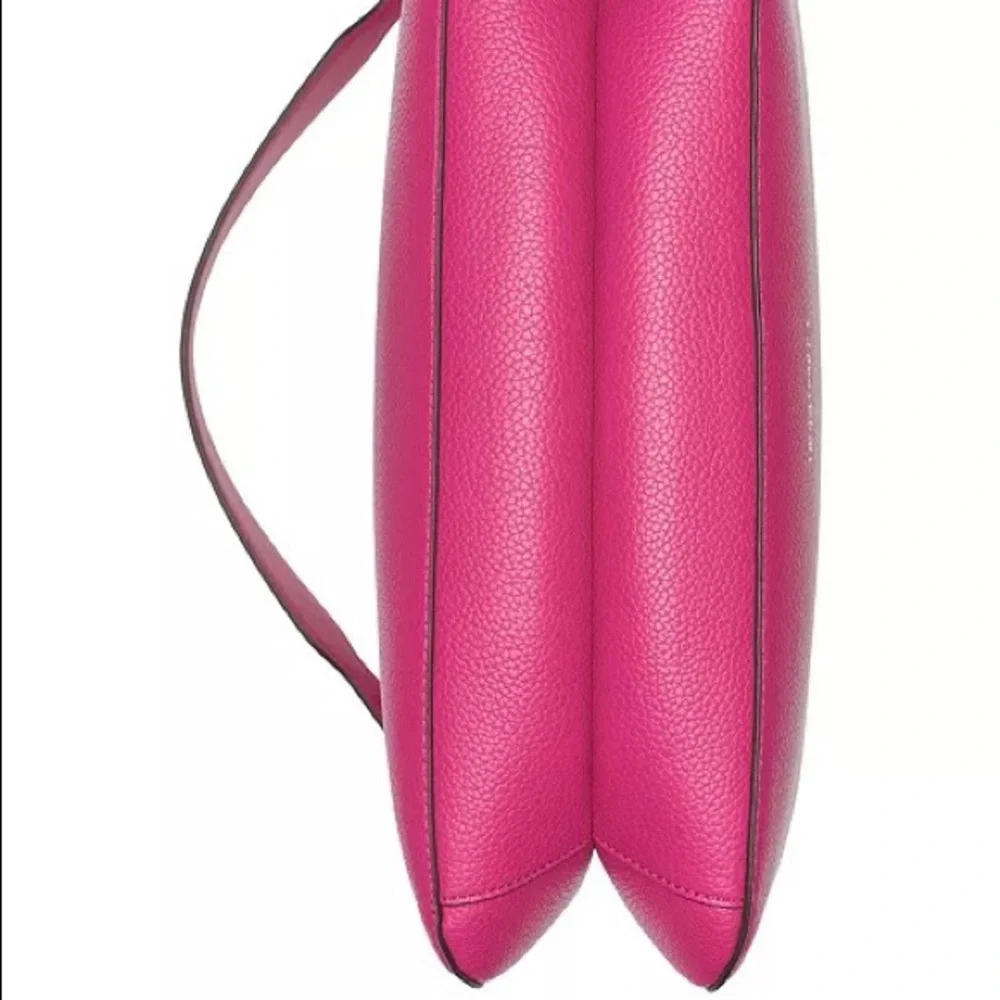 Calvin Klein Purse💞 - Picture 8 of 8